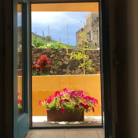 Salina Da Raffaele E Josefine Apartment *