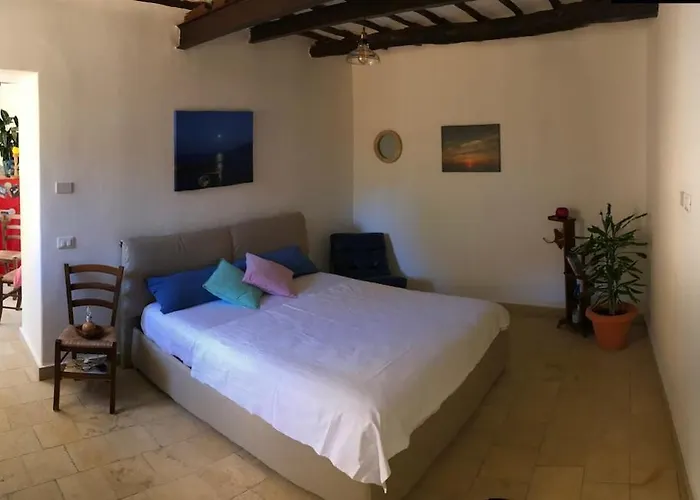 Salina Da Raffaele E Josefine * Malfa (Salina)